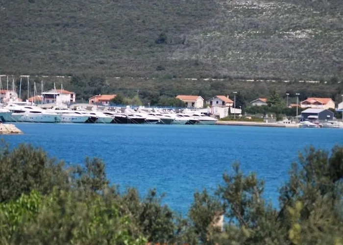 Mit Wasserblick By Interhome